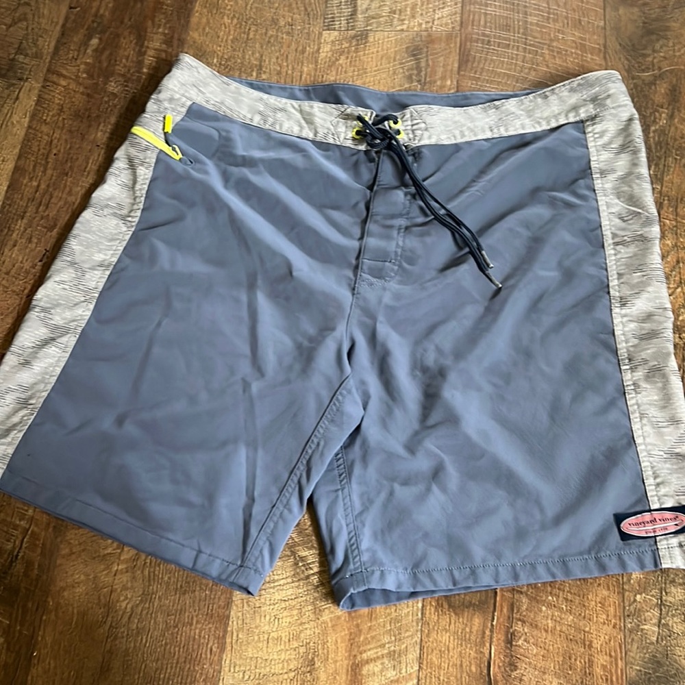 MEANS VINEYARD VINES BOARD SHORT
